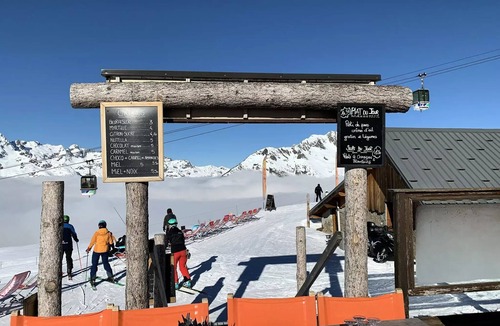 Le Bourg-d'Oisans House | Mobil-home | Premium Azure | 3 Bedrooms | 6 sleeps | Raised terrace | A/C | TV