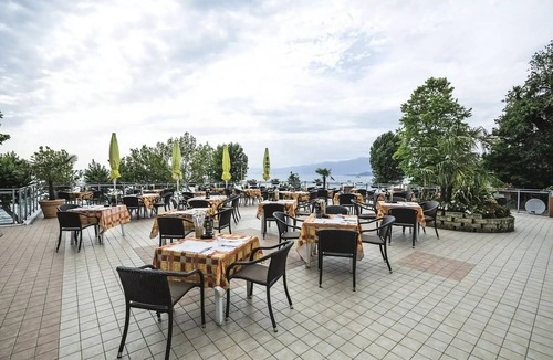 Le Bourg-d'Oisans House | Mobil-home | Premium Azure | 3 Bedrooms | 6 sleeps | Raised terrace | A/C | TV