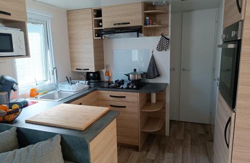 Canet-Plage Other | Mobil-home tout confort camping Mar Estang à Canet en roussillon