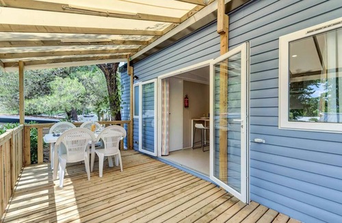 Le Bourg-d'Oisans House | Mobile Home | Comfort | 3 Bedrooms | 6 Guests | Raised Deck | A/C | TV