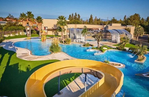 Torreilles-Plage House | Mobile Home | Classic | 2 Bedrooms | 4 People | Raised Deck | TV