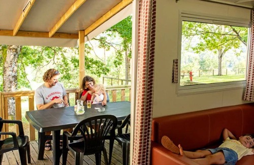 Lissac-sur-Couze House | Mobile home for 4 with terrace and wheelchair access