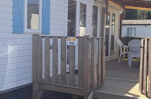 Vic-la-Gardiole House | Mobile Home for 6 near Sète & Montpellier in 4-Star Campsite