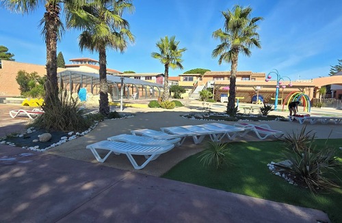 Canet-Plage House | Mobile home by the sea in campsite 4* Mar Estang in Canet en Roussillon