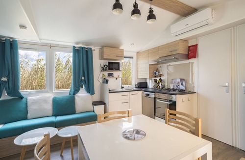 Torreilles House | Mobile Home “La Cabane Du Sud” at Siblu Campsite