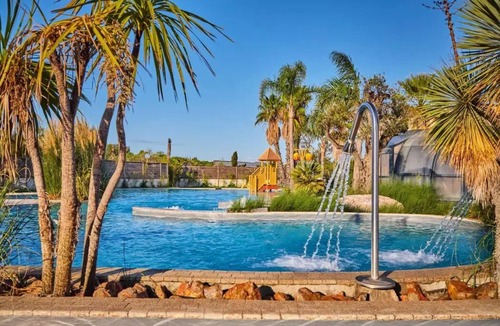 Torreilles-Plage House | Mobile Home | Ultimate | 2 Bedrooms | 4 Guests | Raised Deck with Rain Shower | A/C | TV