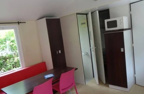 Payrac House | Mobile home with terrace at Payrac campsite