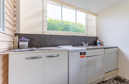 Gujan-Mestras House | "Mobilhome Bord De Mer Gujan Mestras" with Shared Pool, Private Terrace & A/C