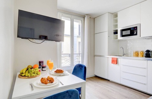 7th Arrondissement Apartment | Modern 1BR near Eiffel Tower