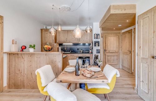 Champagny-en-Vanoise Apartment | Modern 3* apartment with SPA access and parking, 2 bedrooms, 4 persons