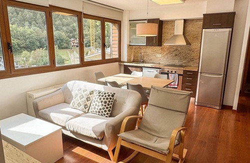 Arinsal Apartment | Modern Apartment, 5 ppl, 2 Bedrooms, Includes Parking
