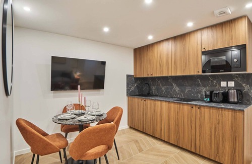 17th Arrondissement Apartment | Modern Apartment Center of Paris Montmartre