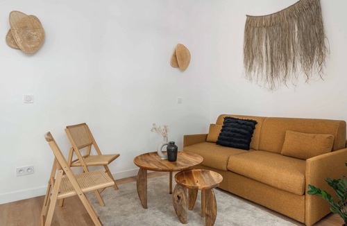 Quartier Sainte-Marguerite Apartment | Modern apartment in the heart of Paris