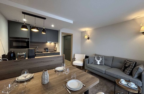 Meribel Centre Apartment | Modern apartment, near slopes, 4 ppl, Wi-Fi, linen included