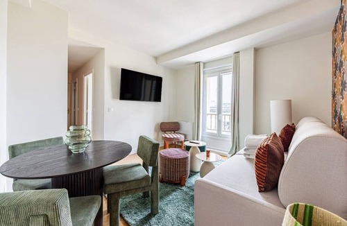 Champs-Elysees Apartment | Modern#ArcDeTriomphe#4people#ChampsÉlysées