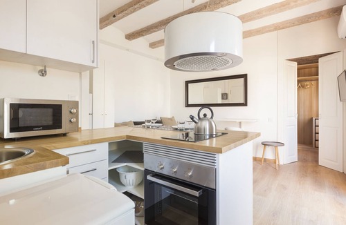 Ciutat Vella Apartment | Modern Barceloneta Beach Flat