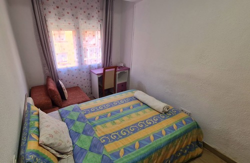 Delicias Apartment | Modern Comfort Bedroom in Zaragoza!