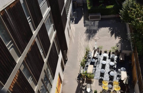 9th Arrondissement Apartment | Modern Couple Stay in Lyon Docklands