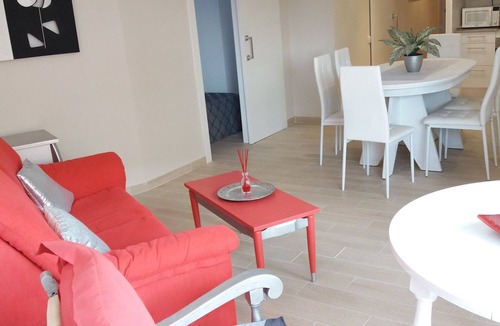 Comarruga Apartment | Modern first line beach apartment with air conditioning