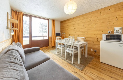 Montgellafrey Apartment | Modern studio near slopes, 4 pers., ski locker