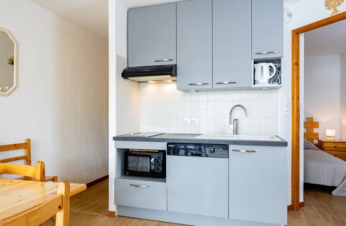 Saint-Francois-Longchamp Apartment | Modern 2-bedroom apt, sleeps 6, ski-in ski-out, center location