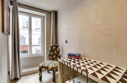 Quartier du Mail Apartment | MODERN & SPACIOUS 2-BEDROOM APARTMENT IN CENTRAL PARIS