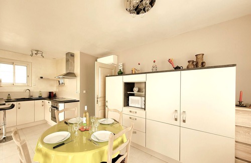 Canet-Plage House | Modern T3 House - Terrace, Parking, Near Beach, Sleeps 6