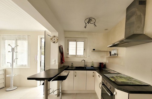 Canet-Plage House | Modern T3 House - Terrace, Parking, Near Beach, Sleeps 6