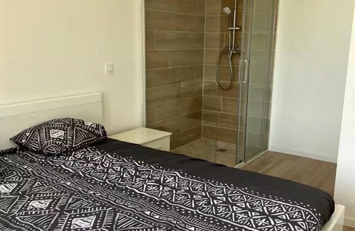 Marsillargues Cabin | Modern Villa in a Quiet Subdivision Near Aigues-Mortes and the Beach