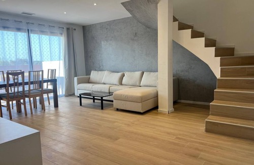 Marsillargues Cabin | Modern Villa on the Edge of a Nature Reserve Near Aigues-Mortes and the Beach