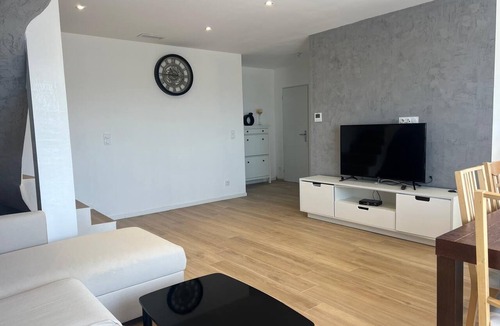 Marsillargues Cabin | Modern Villa on the Edge of a Nature Reserve Near Aigues-Mortes and the Beach