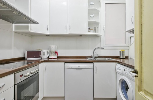 L'Antiga Esquerra de l'Eixample Apartment | Modernist style apartment in central Barcelona