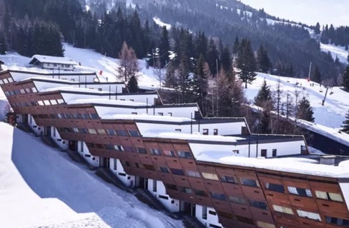 Arc-1600 Apartment | Modernly designed Apartment , Heart of the station, Ski on door, south terrace