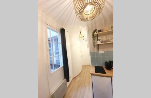 Pigalle Apartment | Montmartre Jungle