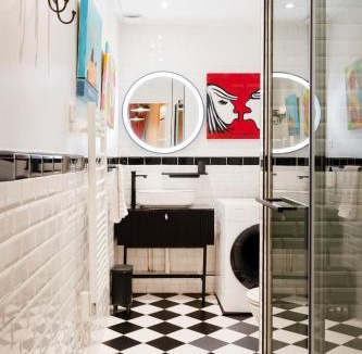 Quartier de Rochechouart Apartment | Montmartre Rue des Martyrs Loft with AC, 4-7 PEO