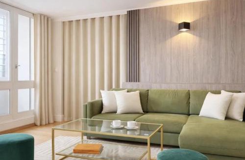 Montparnasse Apartment | Montparnasse - Premium apartment with lift and balcony for 6