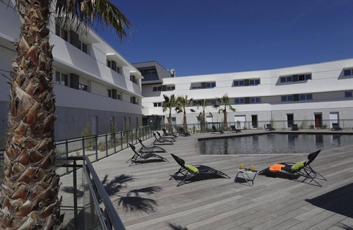 Saint-Jean-de-Vedas Apartment | Montpellier Base Near Coast with Balcony