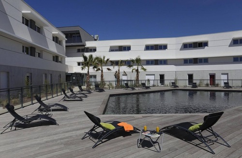 Saint-Jean-de-Vedas Apartment | Montpellier Base Near Coast with Balcony