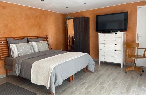Dieulefit Apartment | Moulin - Studio charmant avec terrasse - 3 étoiles