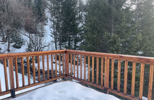 Saint-Francois-Longchamp Ski Chalet | Mountain chalet at the foot of the ski slopes - resort center with parking lots