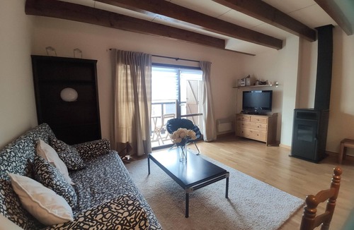 Villanua Apartment | Mountain Duplex for 4 Guests with Parking in Villanúa