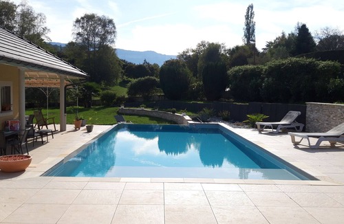 Brison-Saint-Innocent Apartment | Mountain lake jacuzzi pool cottage