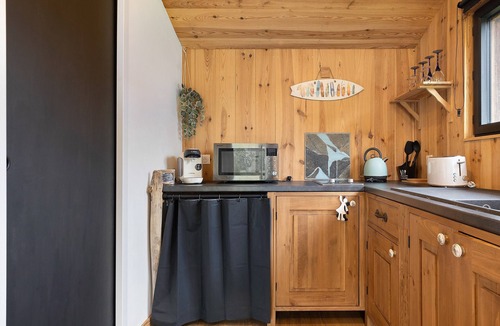 Le Verdon-sur-Mer House | My Ocean Cabin with Garden and Air Conditioning, Steps from the Beach
