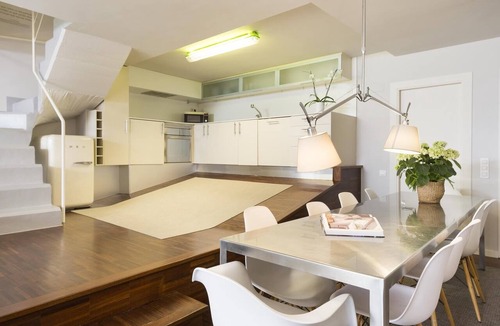 Sant Gervasi Apartment | My Space Barcelona: 2 Apartments with Private Pool in Sant Gervasi for 20 people