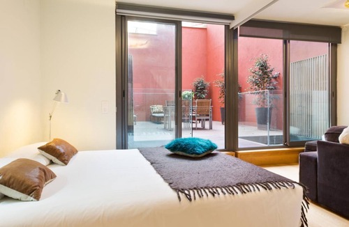 el Fort Pienc Apartment | My Space Barcelona 6 Apart. to have 48 people around the Triunfo Arco