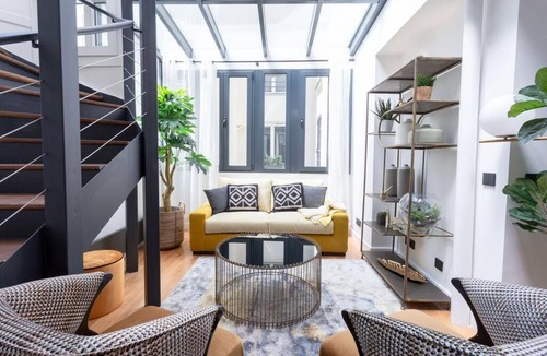 Porte-Saint-Martin Apartment | My Véranda - Marais - République- Luxury family suite avec climatisation