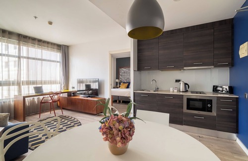 El Parc i la Llacuna del Poblenou Hotel | Naitly Barcelona Poblenou