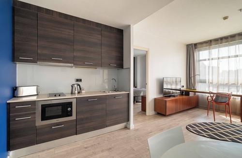 El Parc i la Llacuna del Poblenou Hotel | Naitly Barcelona Poblenou