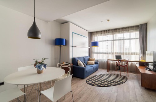 El Parc i la Llacuna del Poblenou Hotel | Naitly Barcelona Poblenou
