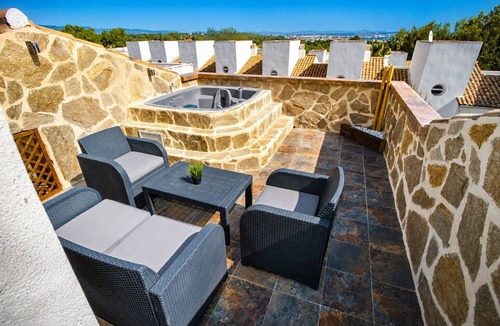 Cap de Salou Ski Chalet | NATURE PLUS - Barbecue - Jacuzzi - Pool